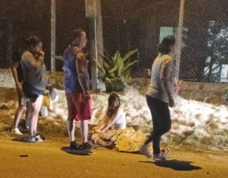Dos hombres perdieron la vida tras un violento choque frontal entre dos motocicletas. El hecho se registró a las 18h45 de este viernes
