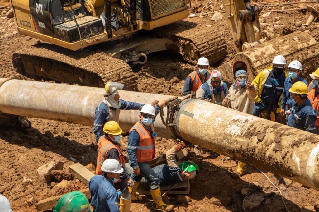 Ecuador pierde 303.700 barriles diarios de petróleo por colapso de oleoductos