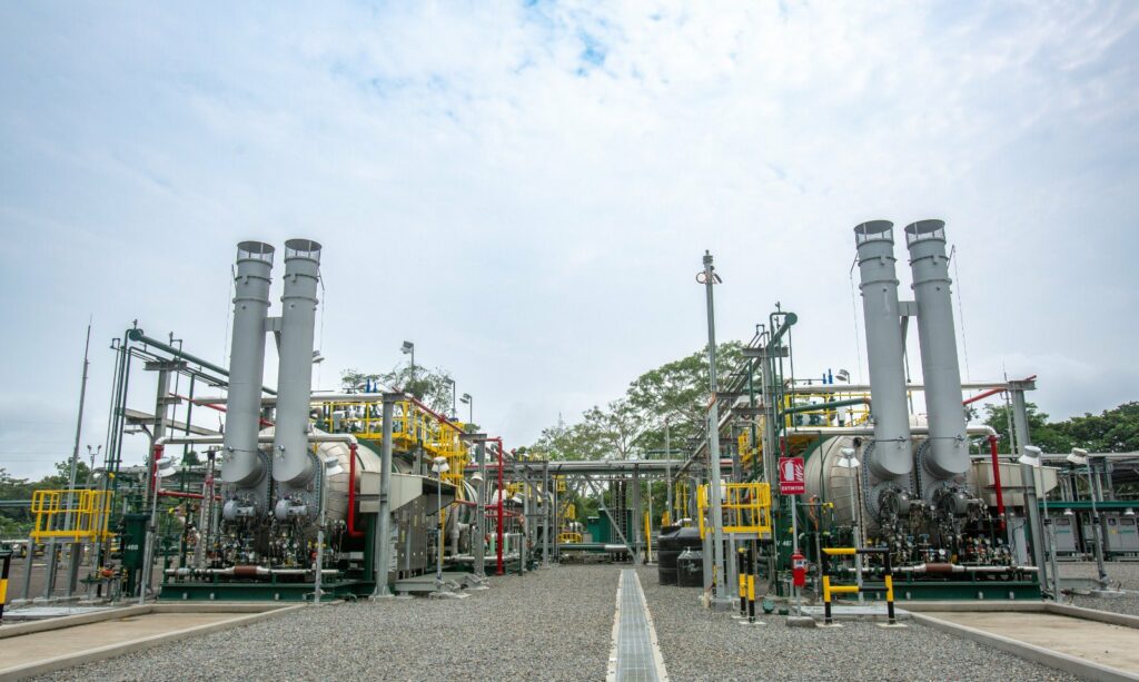 Ecuador: producción de petróleo se reduce a 68.597 barriles diarios por emergencia