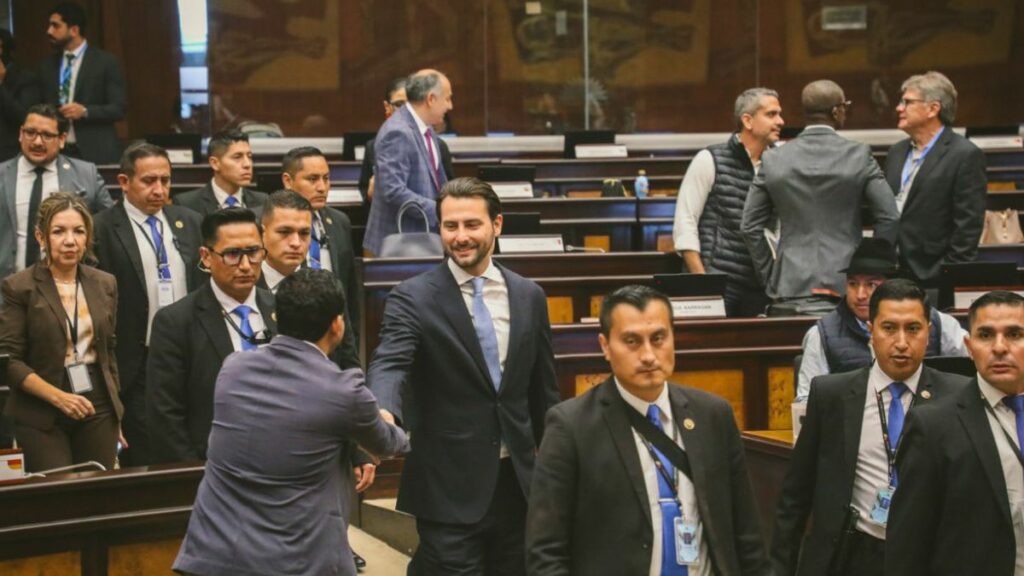 El Legislativo no ratificó el proyecto de ley sobre asignaciones a los GAD y así fue la votación de los asambleístas manabitas. (AN).