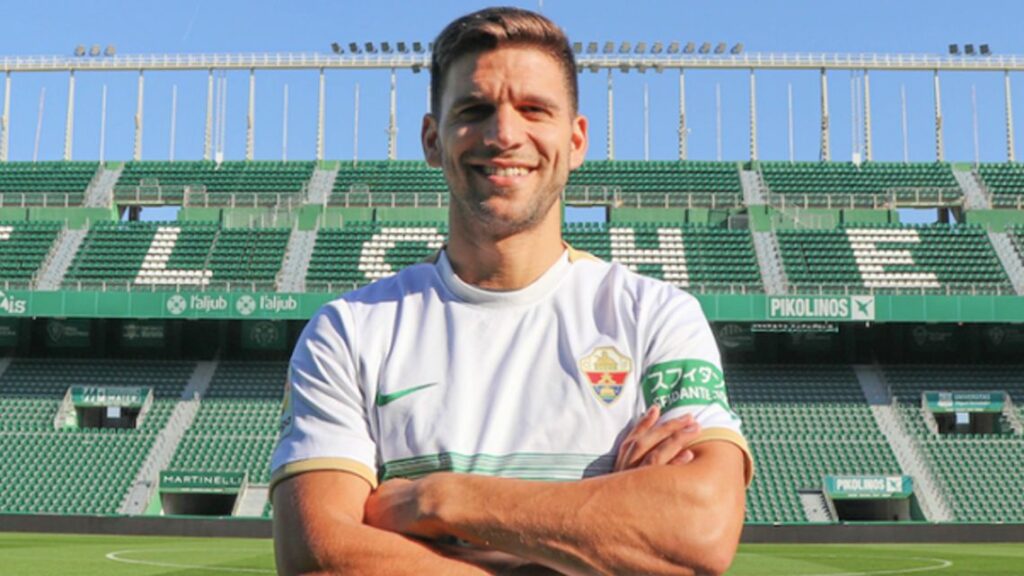 El defensa argentino Lisandro Magallán, que jugó en varios países.