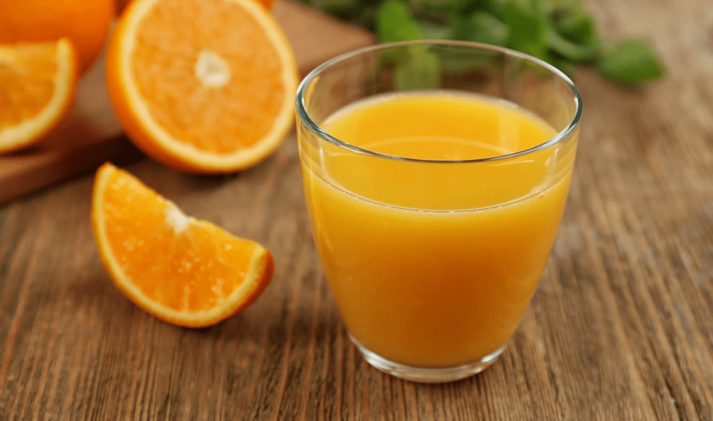 El zumo de naranja no eleva los niveles de insulina en comparación con la fruta entera