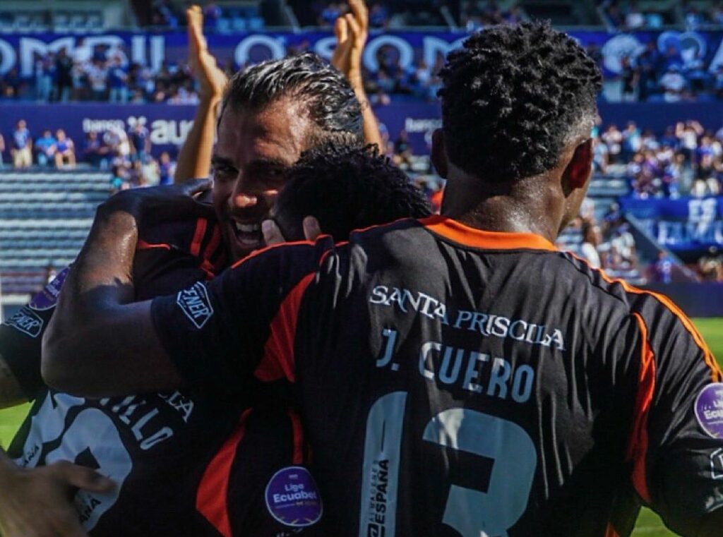 Emelec derrota a Mushuc Runa y sale de las posiciones de descenso