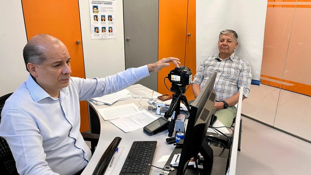 Europa Gobierno del Ecuador inaugura primer punto de impresión de cédulas en Madrid