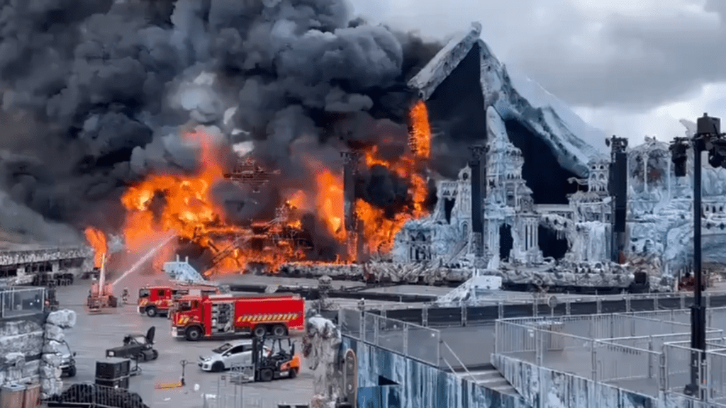 Falla en pirotecnia provoca incendio en el escenario de Tomorrowland 2025