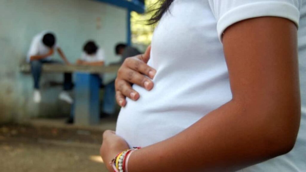 Fiscalía de Paraguay investiga muerte de niña abusada y embarazada a los 13 años.