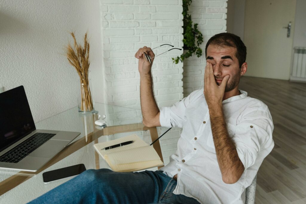 ¿Tienes picazón, visión borrosa o lagrimeo? Podrías sufrir de ojo seco y no saberlo