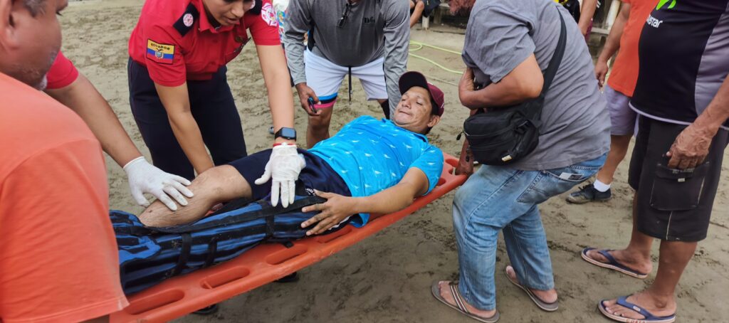 Galito fue trasladado por los paramédicos del Cuerpo de Bomberos a un hospital.