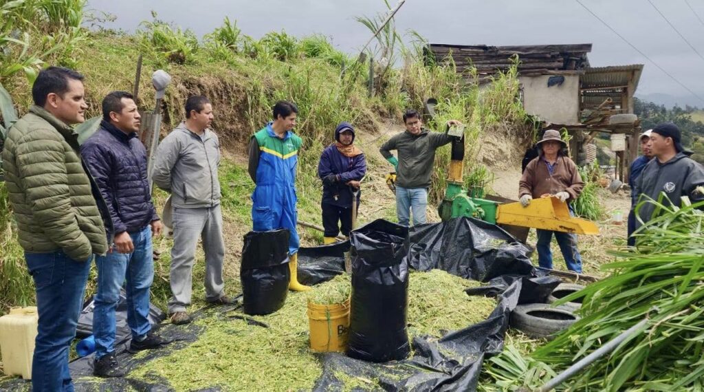 Ganaderos de Loja se preparan contra la sequía con una técnica milenaria