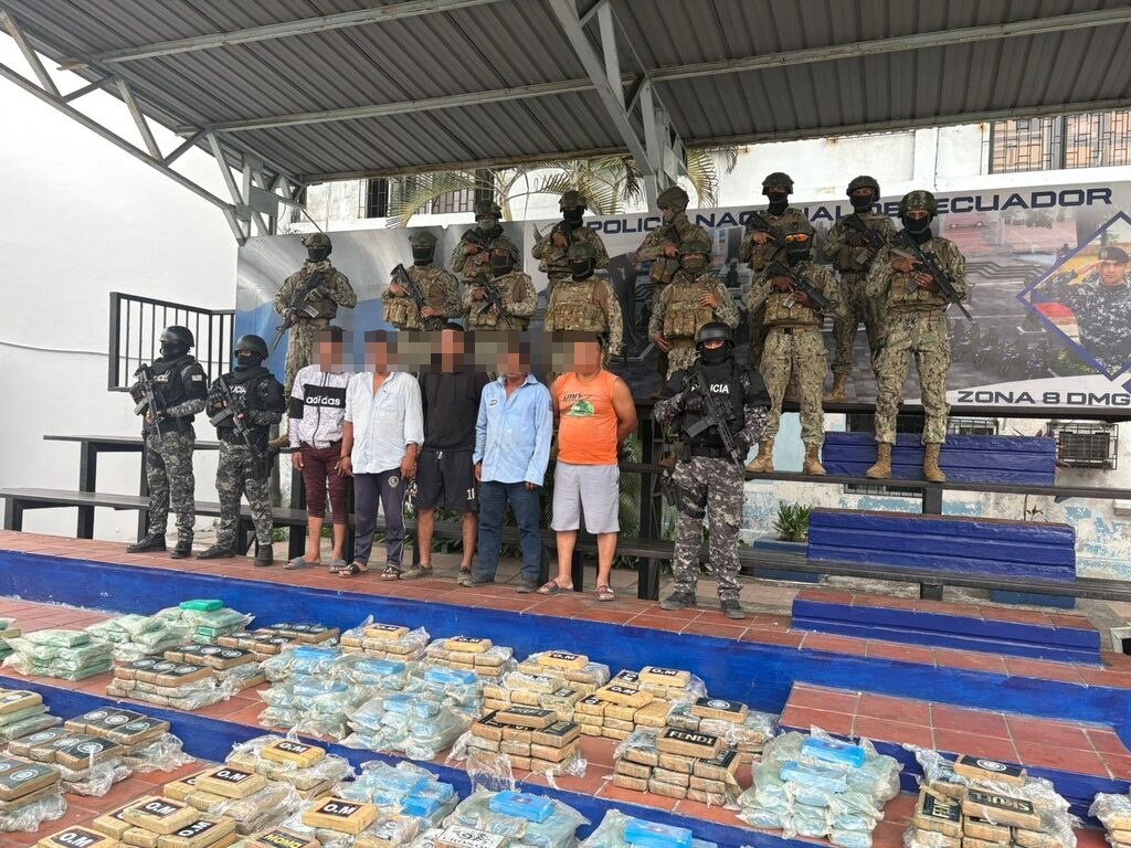 Cinco procesados por tráfico de 3,3 toneladas de cocaína en hacienda de Chongón.