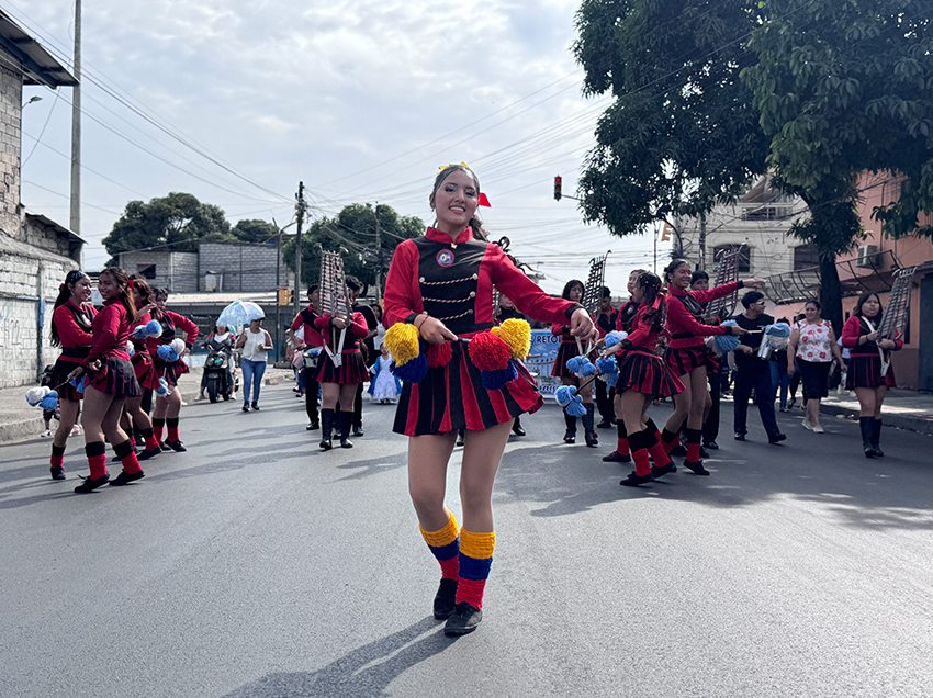 La Empresa Pública DASE inauguró las fiestas julianas 2025 con un pregón cívico-cultural en el suroeste de Guayaquil.