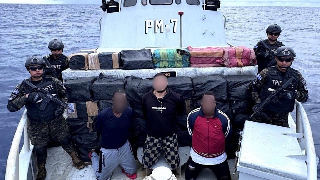 Incautan 1,3 toneladas de cocaína en El Salvador dos ecuatorianos detenidos