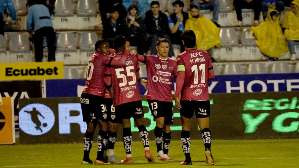 Independiente del Valle llega como líder de la LigaPro y con una reciente victoria 1-2 sobre Macará.