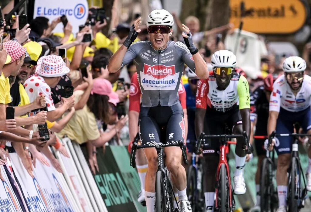 Jasper Philipsen gana la etapa 1 del Tour de Francia y Jonathan Caicedo llega en el puesto 89