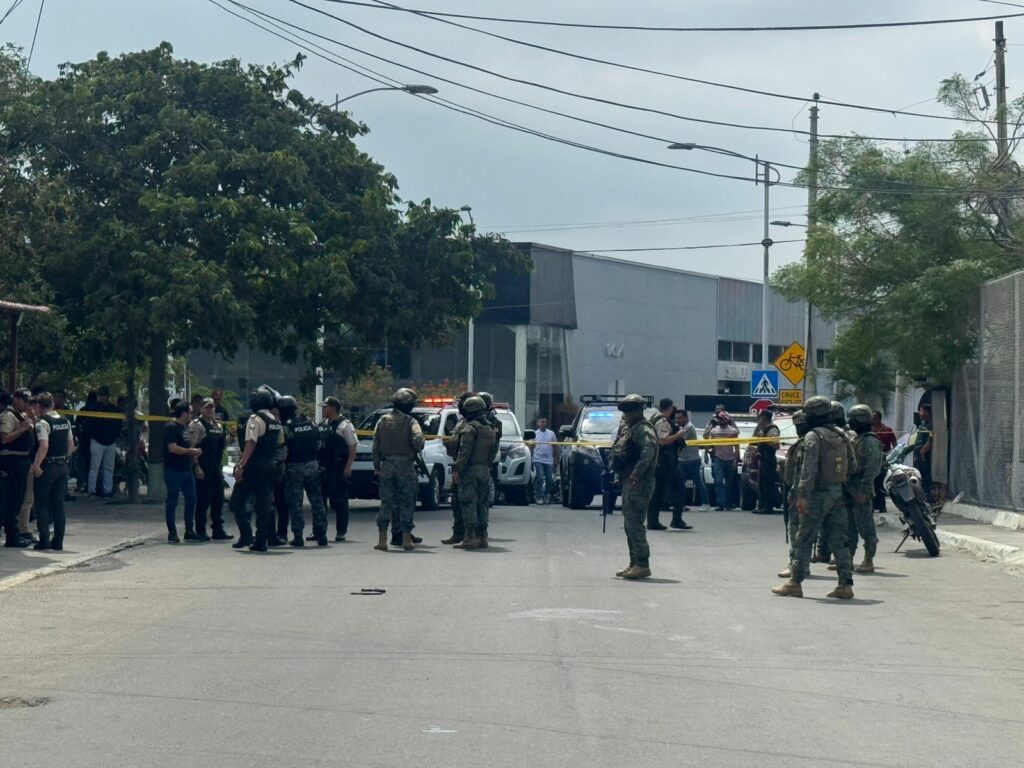 Jeison Bravo Cedeño, presunto asaltante, resultó herido tras una persecución policial en Manta, luego de presuntamente participar de un asalto.