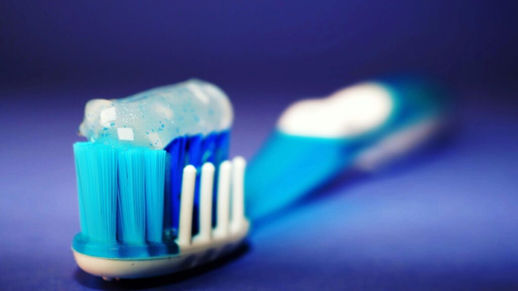 La Arcsa emite alerta sobre crema dental que contiene fluoruro de estaño como ingrediente activo por efectos adversos. (Pexels)