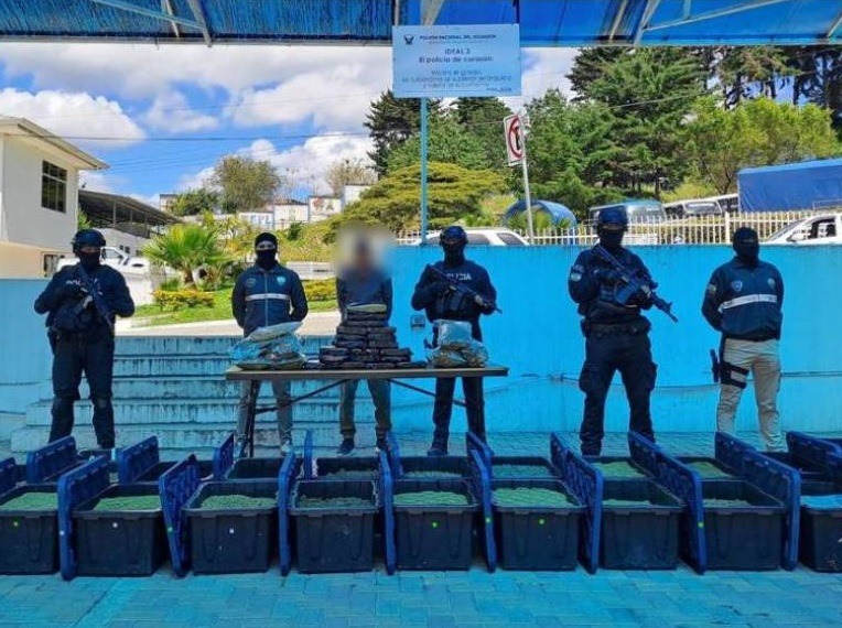 La Policía Nacional detuvo a Romeo J.G., un ciudadano sudafricano, en una hacienda del sector Chaupi, en Vilcabamba,