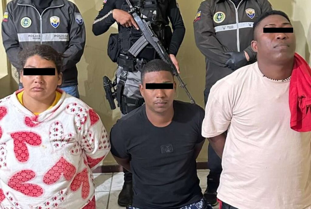 La Policía Nacional ejecutó un operativo en el sector El Piedrero, cantón La Troncal, que culminó con la aprehensión de tres presuntos sicarios.