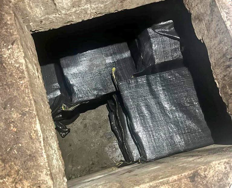 La Policía asestó un nuevo golpe al narcotráfico con la incautación de aproximadamente una tonelada de droga. Esto se logró tras un operativo antidrogas