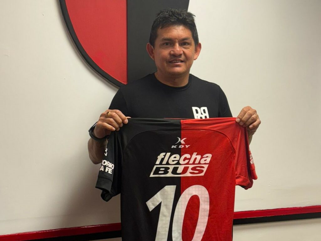 La Pulga Rodríguez vuelve a Colón de Santa Fe en medio de crisis institucional y deportiva