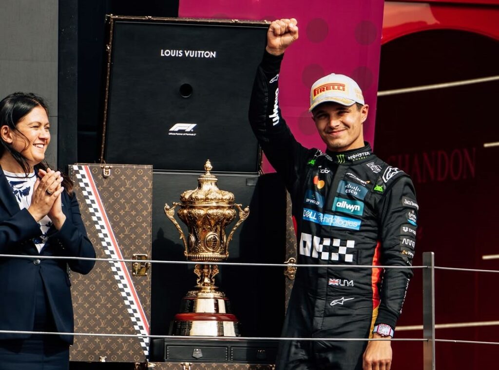 Lando Norris aprovecha penalización de Piastri para ganar el Gran Premio de Gran Bretaña