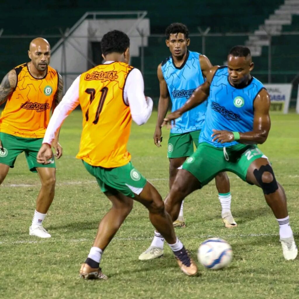 Liga de Portoviejo se mide a New Porto a las 12h00 en el estadio Reales Tamarindos