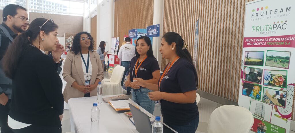 La Feria de Empleabilidad 2025 en Manta conecta a más de 600 aspirantes con 21 empresas que ofrecen vacantes.