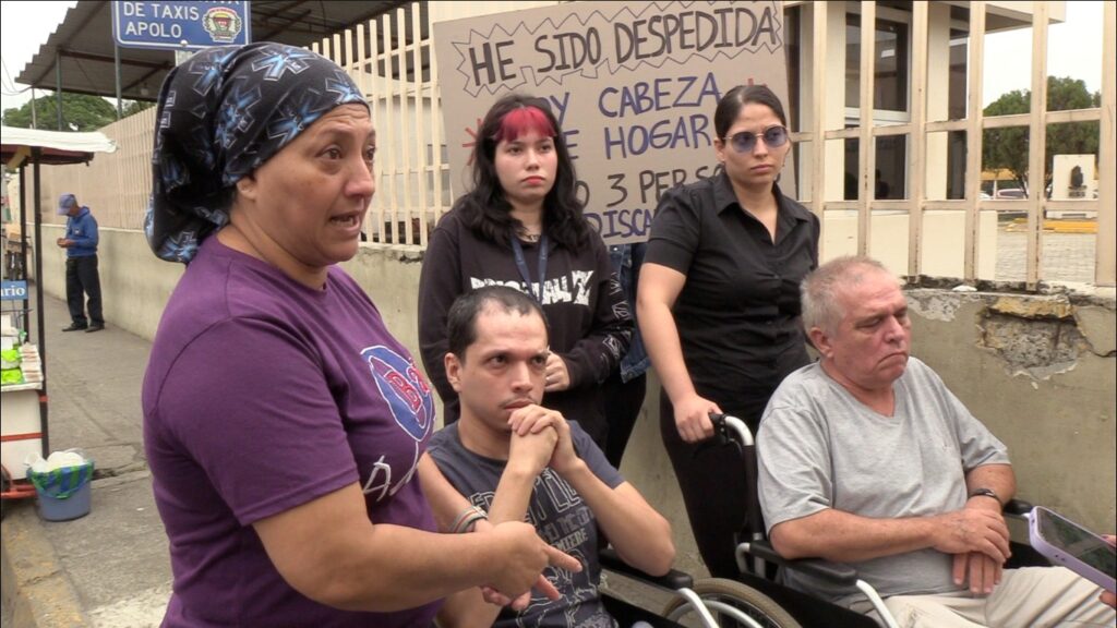 Maritza Sornoza: "Sin saber que soy sustento de familia, mi esposo y mis hijos tienen discapacidad y aún así me botaron"