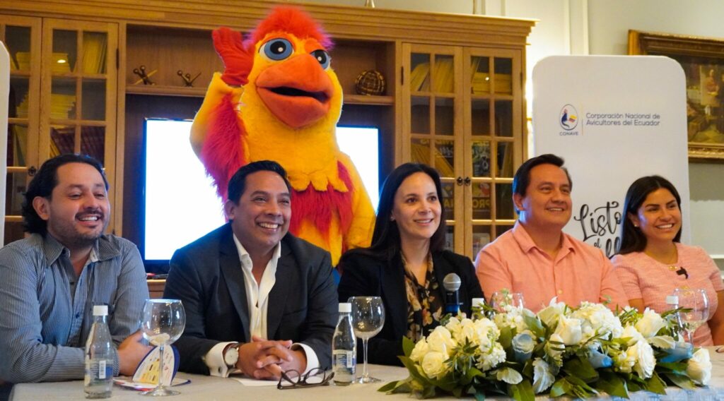 Ministerio de Agricultura y Ganadería apoya campaña de consumo de carne de pollo