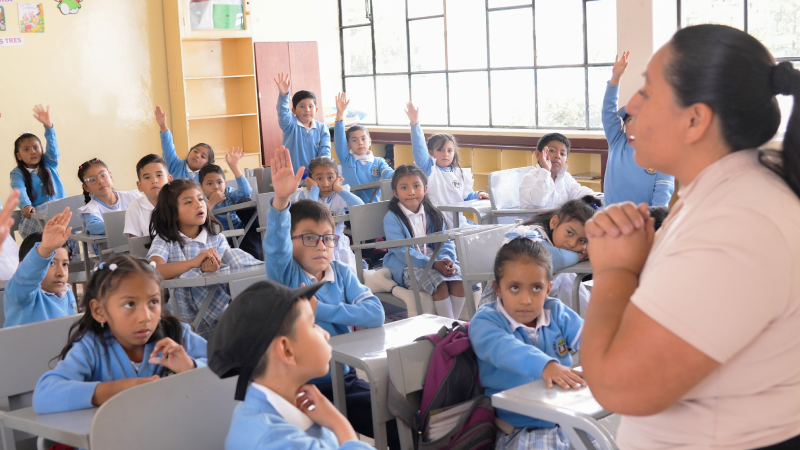 Ministerio de Educación reinserta a más de 92.000 estudiantes al sistema educativo con «Todos al Aula»