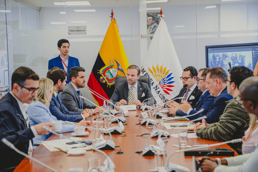 Ministro del Deporte propone incorporar sociedades anónimas en el Proyecto de Ley del Deporte