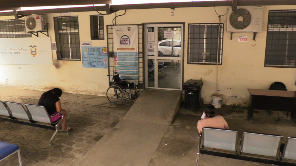 Moradores de El Florón exigen más médicos para subcentro de salud en Portoviejo