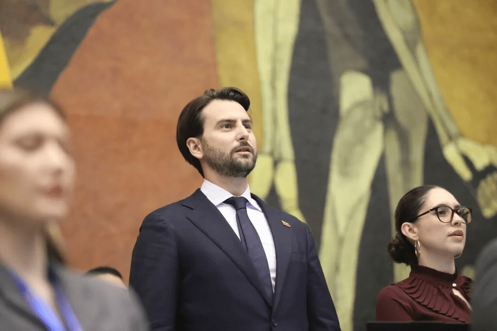 Niels Olsen anuncia desvinculación de funcionarios por nepotismo en la Asamblea Nacional