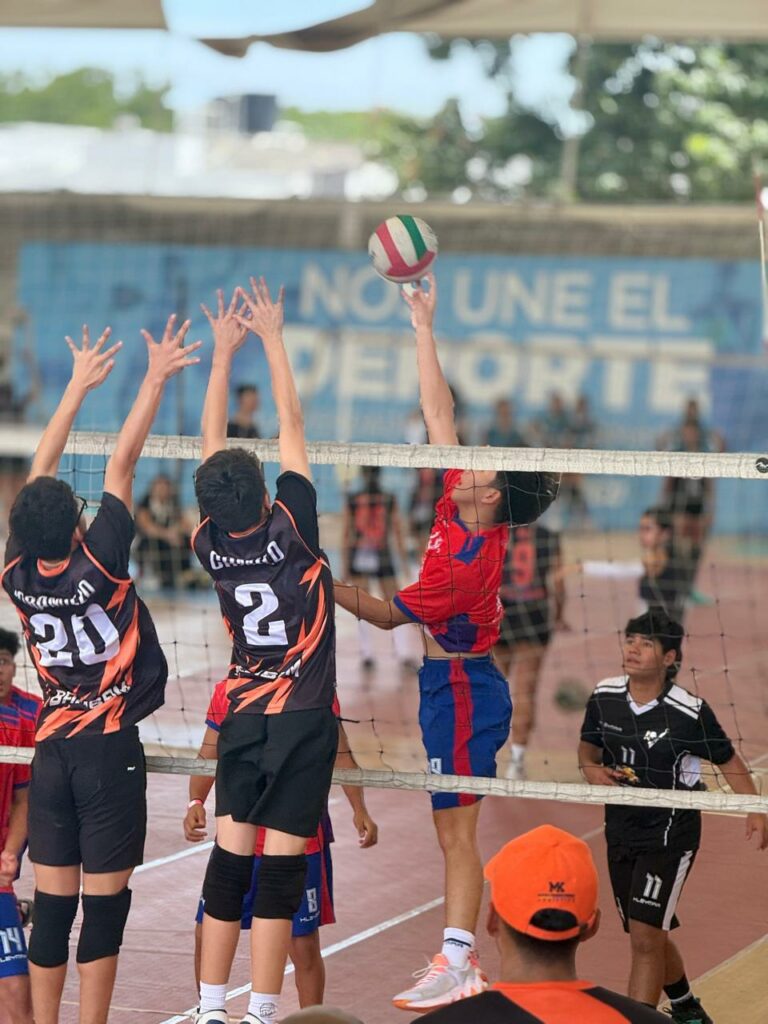 Una de las acciones del equipo Orión en el torneo interclubes en Colombia.