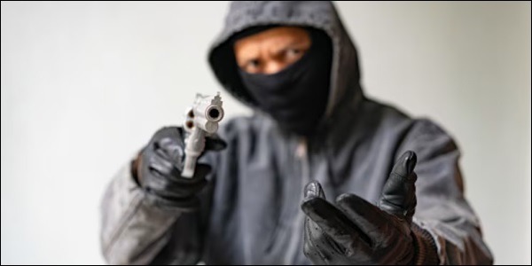 Pareja aprehendida en Santo Domingo por presunta extorsión a familia