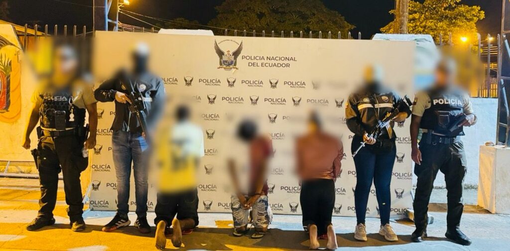 Policía detiene a tres implicados en caso de desaparición involuntaria en Esmeraldas