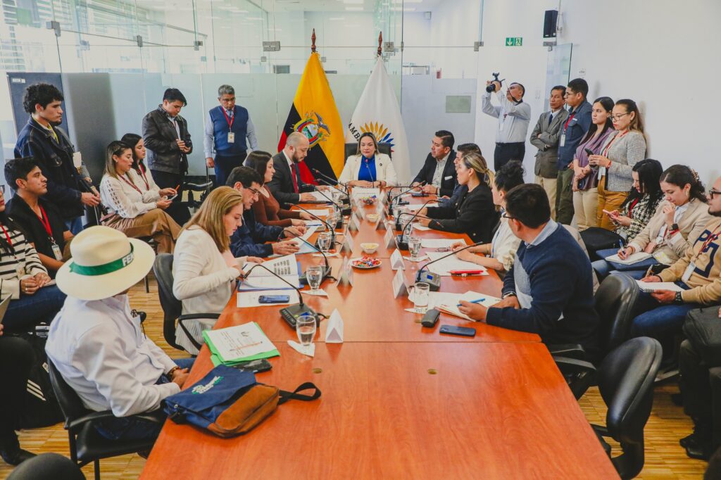 Productores de plátano plantean ley diferenciada ante la Comisión de Soberanía Alimentaria