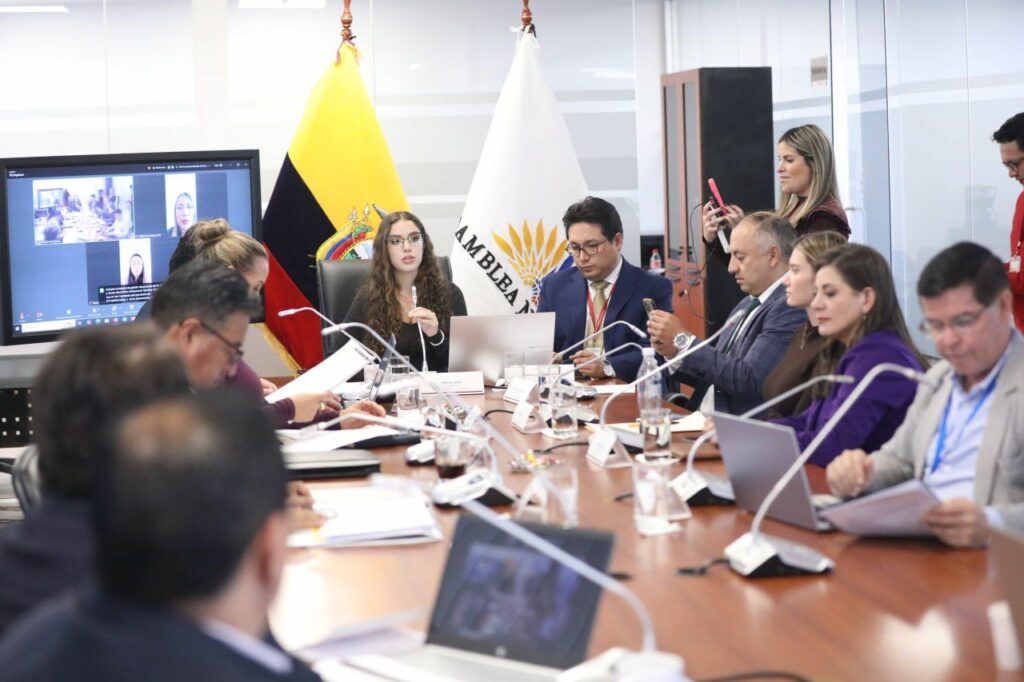 Proyecto de Ley de olas rompientes recibe visto bueno para primer debate