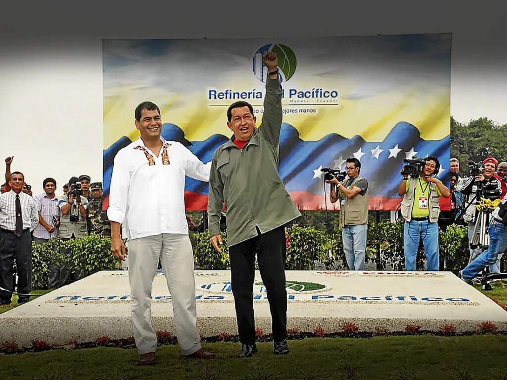 En el año 2008, el entonces presidente del Ecuador, Rafael Correa y el presidente de Venezuela, el desaparecido Hugo Chávez, colocaron la primera piedra en El Aromo en Manta.