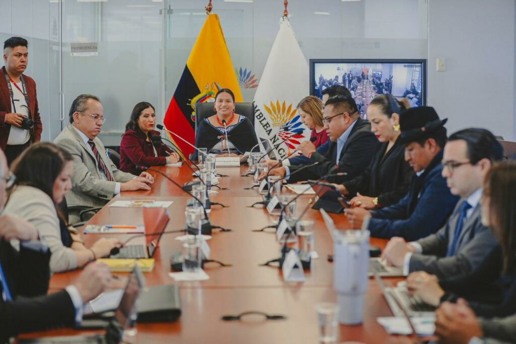 Regulación de Blockchain e Inteligencia Artificial en Ecuador: avances y desafíos