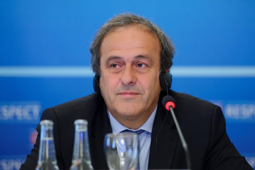 Roban una veintena de trofeos en la casa de Michel Platini en Francia