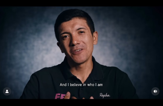 Serie de Netflix destaca logro de Richard Carapaz en el tour de Francia 2024