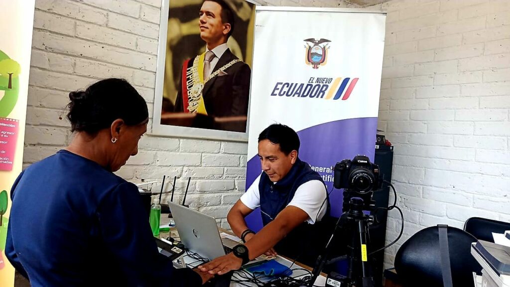 Servicios de cedulación llegan a zona remota de Tulcán para nacionalidad Awá