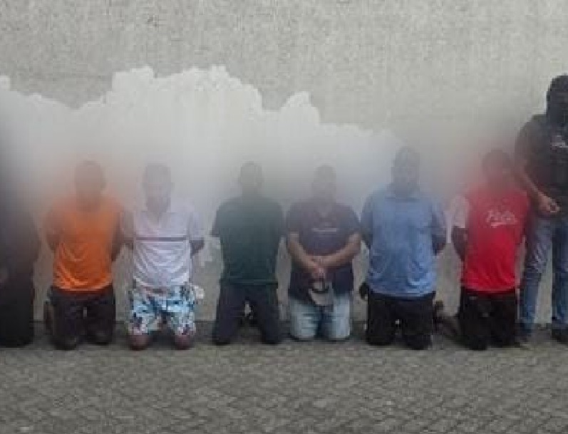 Siete personas detenidas dejaron varios allanamientos realizados por policías y militares en Guayaquil.