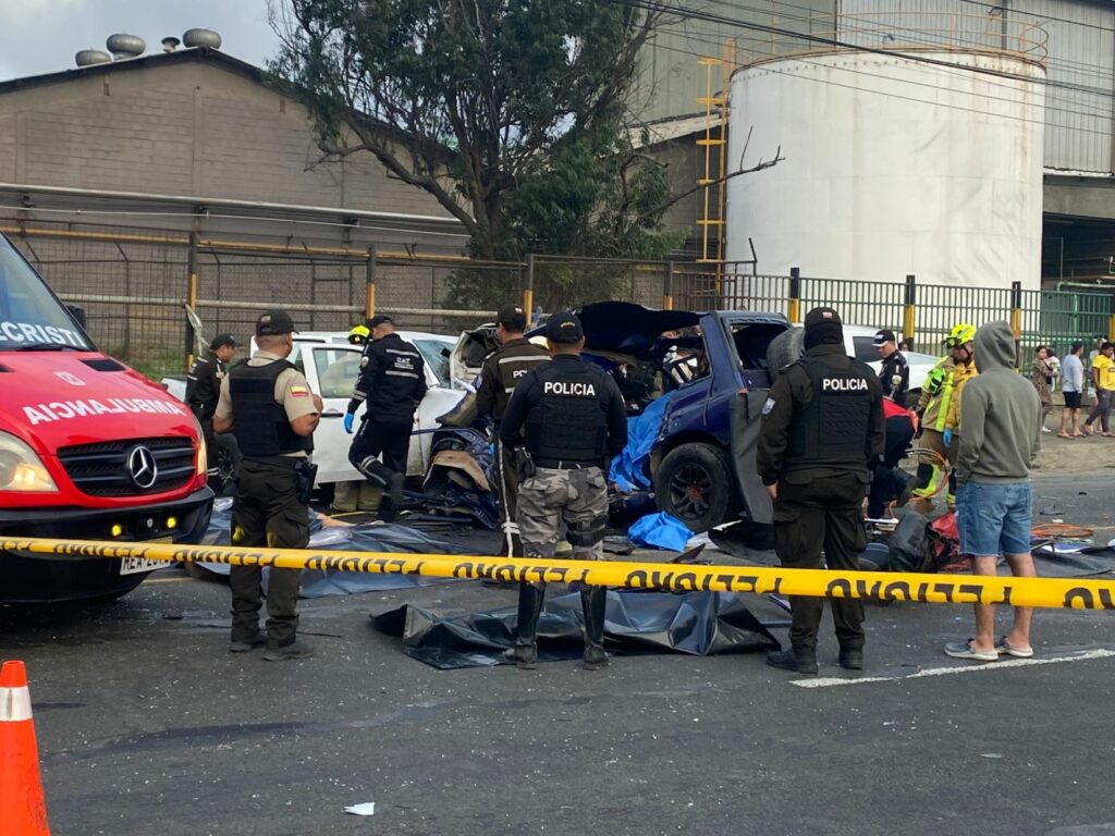 Trágico accidente en vía Manta-Montecristi deja nueve fallecidos, incluidos menores