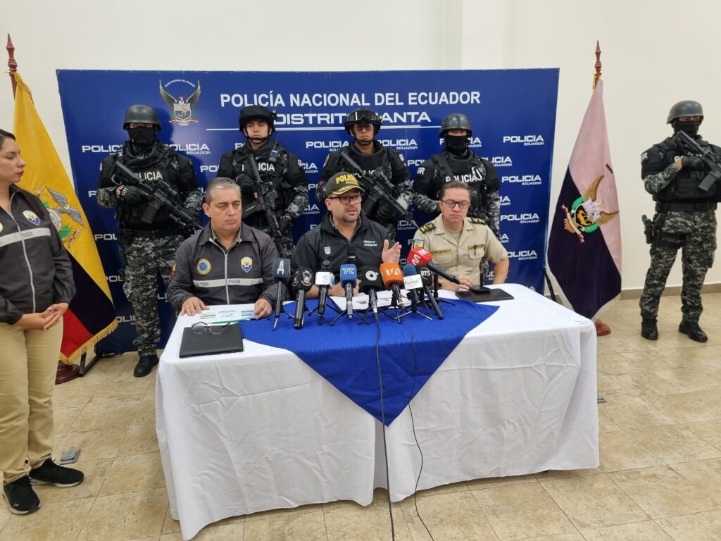 El ministerio del Interior John Reimberg informó sobre 27 allanamientos y droga valorada en $15 millones