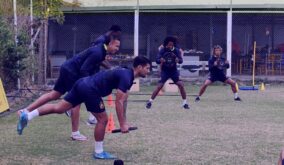 Jugadores de Delfín SC en un entrenamiento.