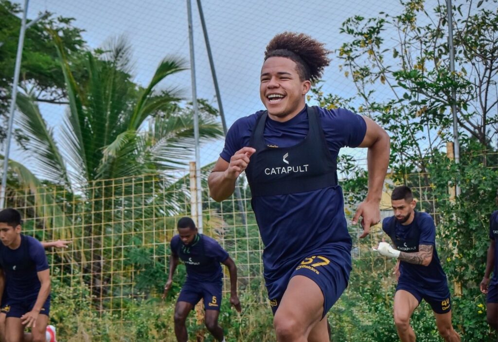 Erick Mendoza, delantero de Delfín SC