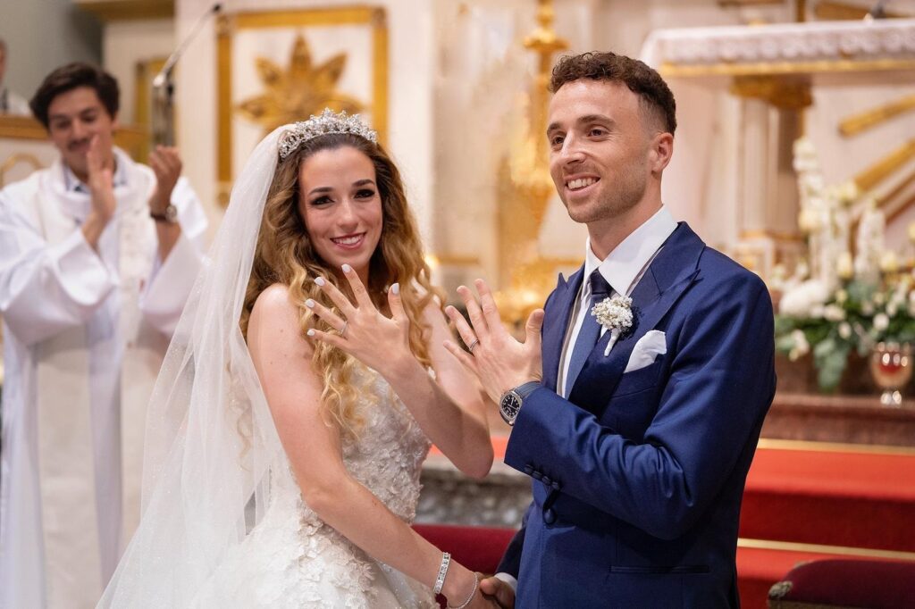 Diogo Jota junto a su esposa Rute Cardosoel el día de su boda.