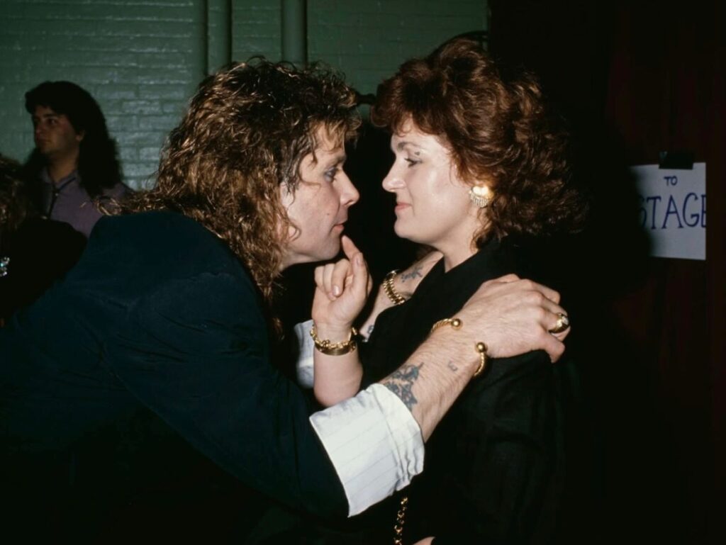 La relación de Ozzy Osbourne y Sharon, iniciada en 1970 y consolidada con su matrimonio en 1982, fue un pilar en la vida del cantante. FOTO: sharonosbourne (Instagram),